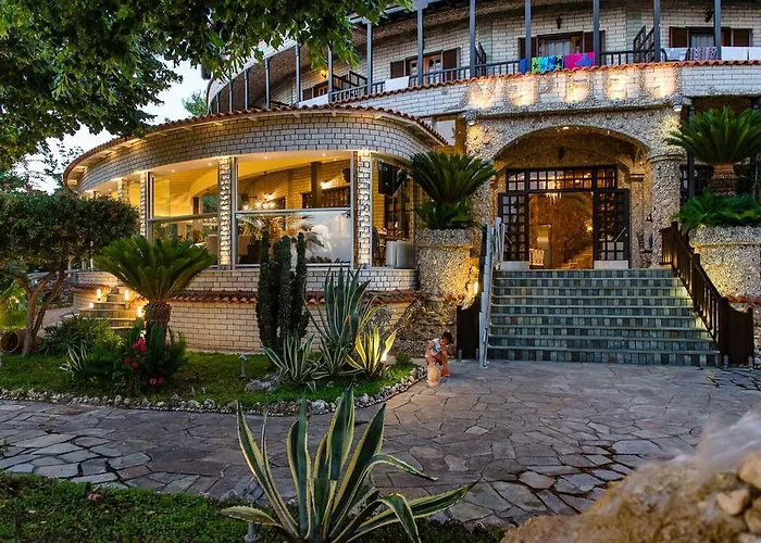 Nepheli Hotel