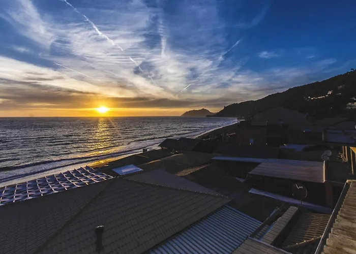 Sea Breeze Hotel & Apartments